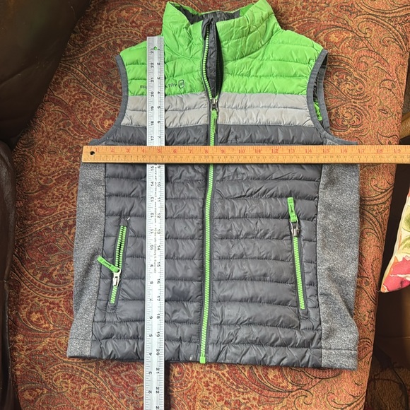 Kids Vest puffy down hybrid Free Country gray green camouflage boys Medium 10/12 - Picture 5 of 7